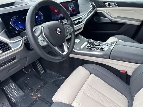 Used 2025 BMW ALPINA XB7 AWD/4WD image 23