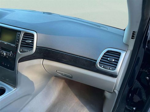 Used 2011 Jeep Grand Cherokee Laredo AWD/4WD image 22