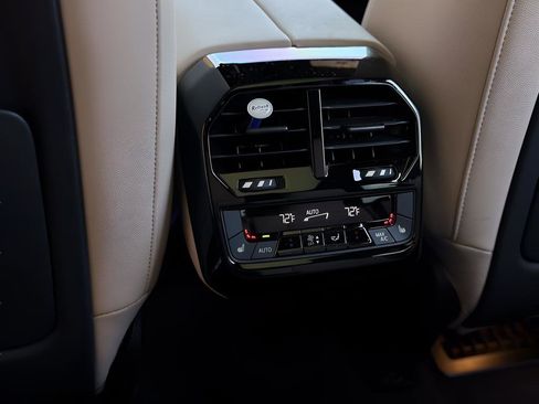 Used 2025 BMW iX M60 image 22