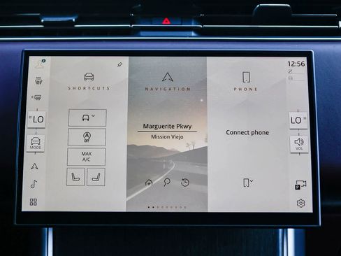 Certified 2024 Land Rover Range Rover SE image 12