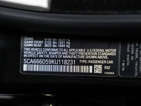 Used 2019 Rolls-Royce Dawn RWD image 49