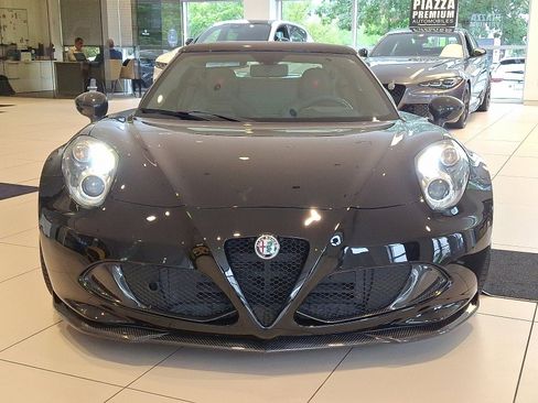 Used 2018 Alfa Romeo 4C Spider w/ Spider Track Package 3 RWD image 2