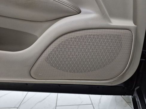 Used 2015 INFINITI Q70 L 5.6 w/ V8 Deluxe Technology Package image 25