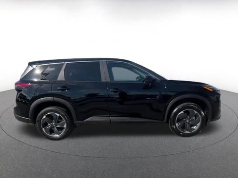 Used 2025 Nissan Rogue SV FWD image 16