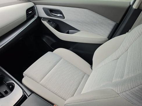 Certified 2023 Nissan Rogue SV FWD image 15