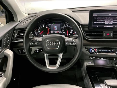 Used 2023 Audi Q5 2.0T Premium w/ Convenience Package image 8