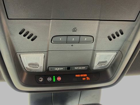 Used 2025 Cadillac XT4 Premium Luxury FWD image 28