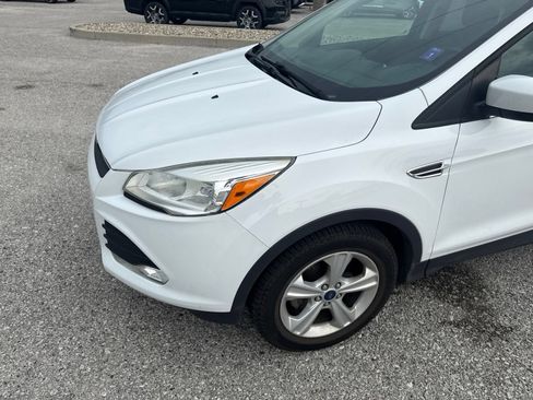 Used 2016 Ford Escape SE FWD image 3