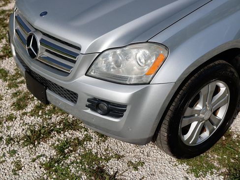 Used 2009 Mercedes-Benz GL 450 4MATIC image 28
