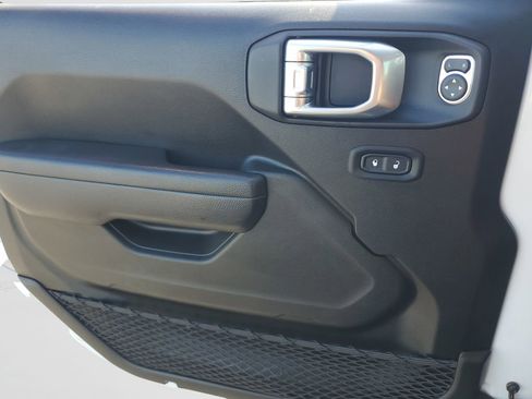 Used 2021 Jeep Wrangler Sport image 21