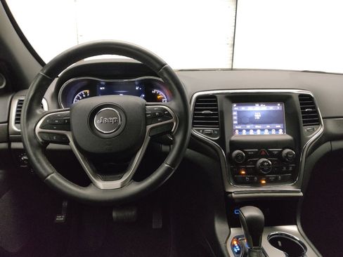 Used 2018 Jeep Grand Cherokee Laredo RWD image 22