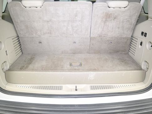 Used 2017 Cadillac Escalade Luxury image 14