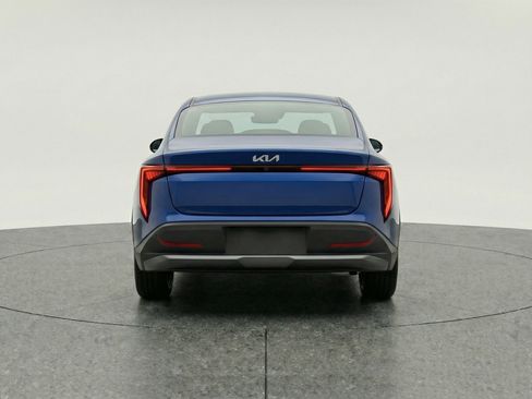 Used 2025 Kia K4 LXS image 7