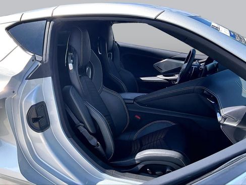 Used 2022 Chevrolet Corvette Stingray Preferred Cpe w/ Z51 Performance Package RWD image 9