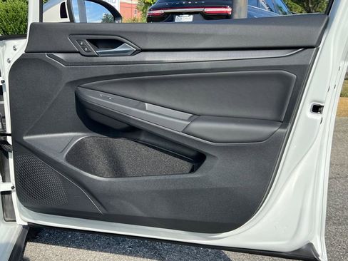 New 2025 Volkswagen GTI SE image 9