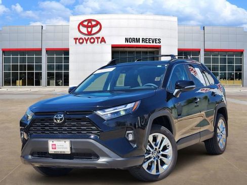 Used 2025 Toyota RAV4 XLE Premium image 1