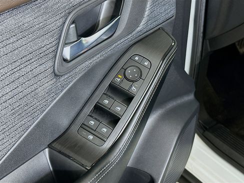 Used 2023 Nissan Rogue SV FWD image 15