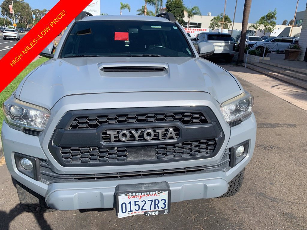 Used 2018 Toyota Tacoma TRD Sport RWD image 3