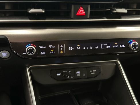 Used 2025 Kia Carnival SX FWD image 33