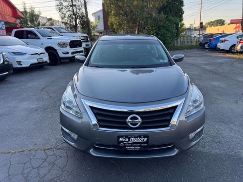 Used 2015 Nissan Altima 2.5 S w/ Special Edition Package FWD image 3