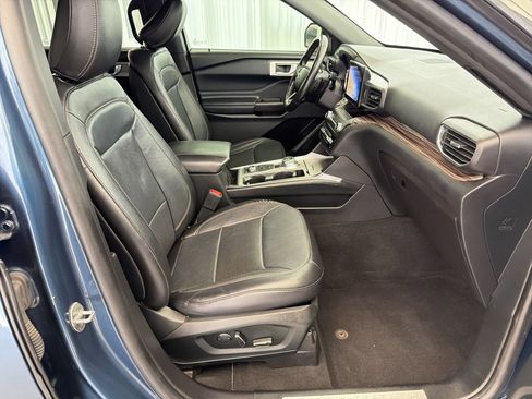 Used 2020 Ford Explorer Limited image 31