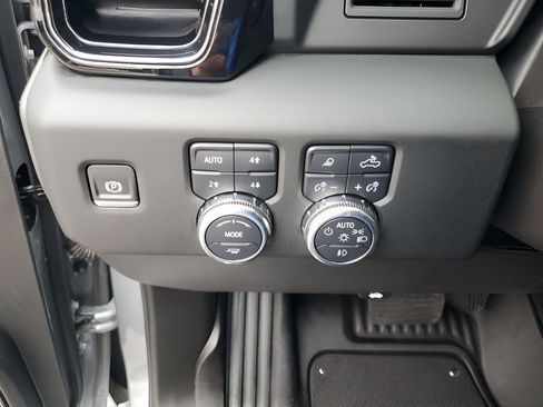 Used 2024 GMC Sierra 1500 AT4 w/ AT4 Premium Package image 34