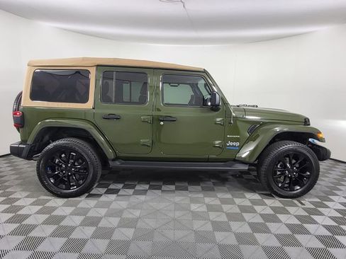 Used 2022 Jeep Wrangler Unlimited Sahara w/ Cold Weather Group AWD/4WD image 6