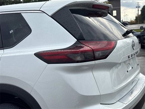 New 2026 Nissan Rogue SV image 12