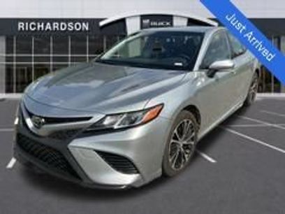 Used 2018 Toyota Camry SE w/ Convenience Package