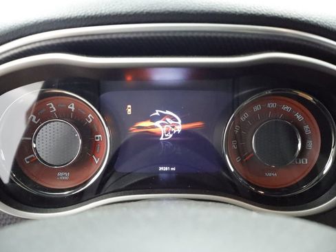 Used 2018 Dodge Challenger SRT Hellcat RWD image 19