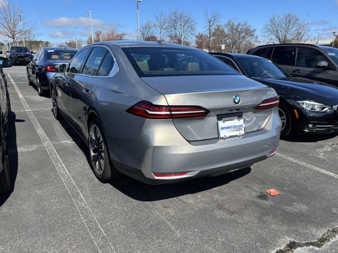 Used 2024 BMW 530i image 14