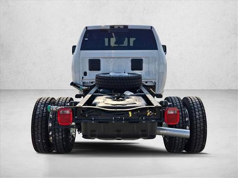 New 2026 RAM 4500 4x4 Crew Cab DRW w/ Laramie Trim Package image 8