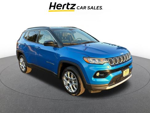Used 2025 Jeep Compass Limited image 1