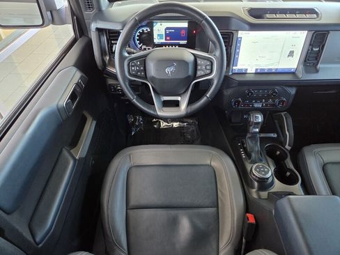 Used 2022 Ford Bronco Outer Banks w/ Sasquatch Package AWD/4WD image 16