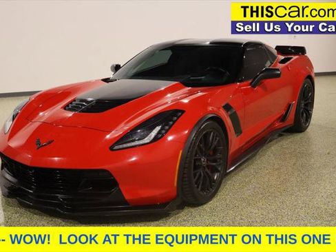 Used 2015 Chevrolet Corvette Z06 w/ 3LZ Preferred Equipment Group image 3