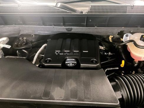 Used 2024 Chevrolet Silverado 1500 LT AWD/4WD image 34
