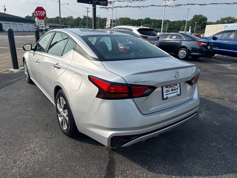 Used 2019 Nissan Altima 2.5 S FWD image 5