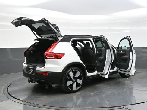 Used 2024 Volvo XC40 Recharge Ultimate w/ Protection Package Premier image 31