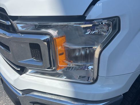 Used 2018 Ford F150 XLT w/ Trailer Tow Package image 10