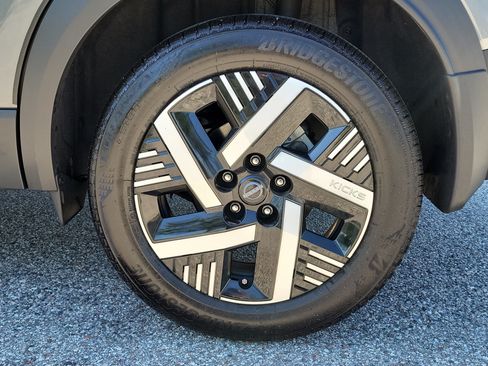Certified 2025 Nissan Kicks SV w/ SV Premium Package FWD image 9
