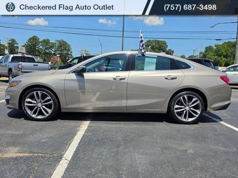Used 2022 Chevrolet Malibu LT FWD image 2