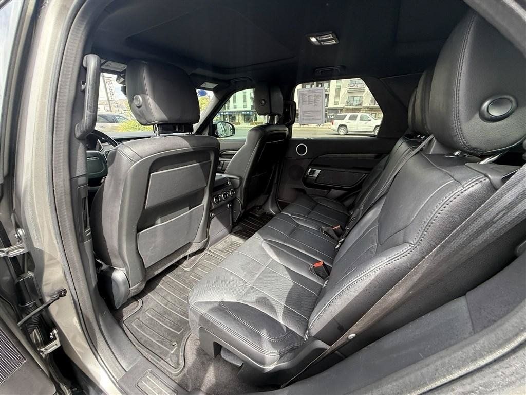 Used 2018 Land Rover Discovery HSE AWD/4WD image 20