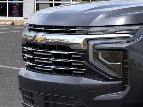 New 2025 Chevrolet Suburban Premier image 13