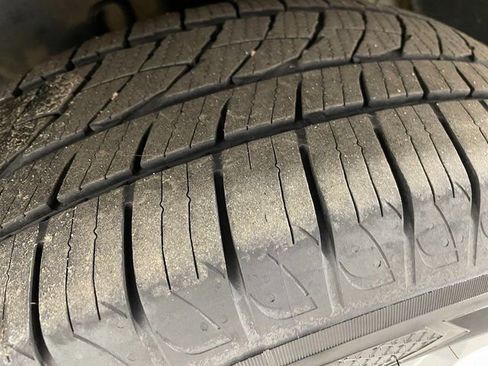 Used 2017 Chevrolet Equinox LT w/ Convenience Package AWD/4WD image 8