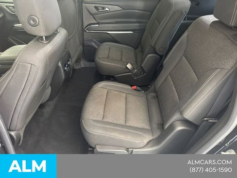 Used 2024 Chevrolet Traverse LT image 24