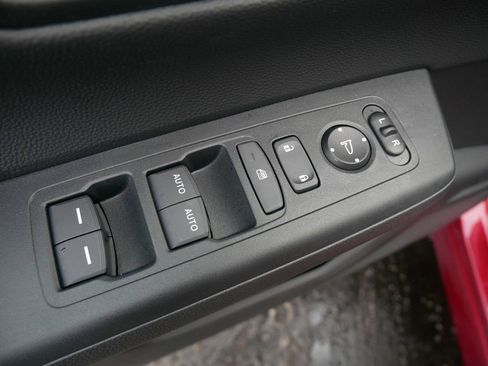 Used 2025 Honda CR-V EX image 11