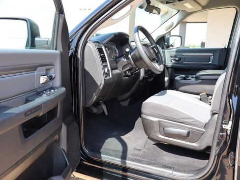 Used 2024 RAM 1500 Classic SLT AWD/4WD image 10