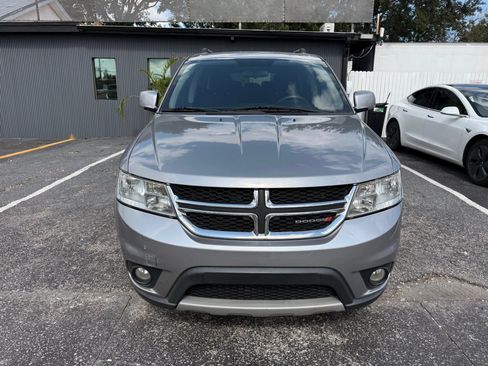 Used 2017 Dodge Journey SXT w/ Comfort/Convenience Group FWD image 2