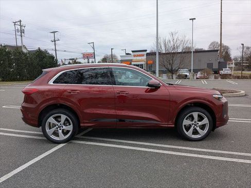 Certified 2025 Audi Q5 Premium Plus w/ Premium Plus AWD/4WD image 8