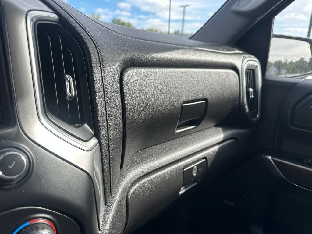 Used 2019 Chevrolet Silverado 1500 RST AWD/4WD image 28